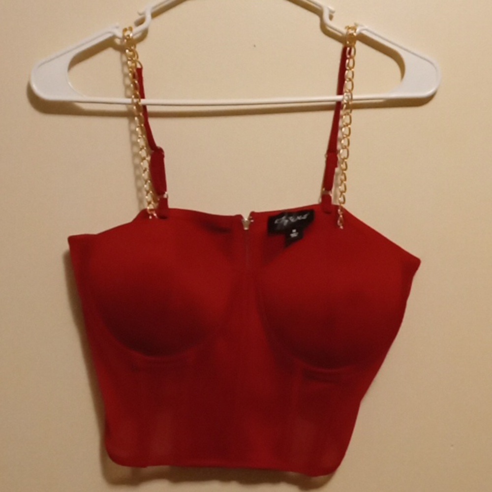 Say What, medium, red